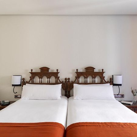 Parador De Санто Доминго де ла Калсада Екстериор снимка