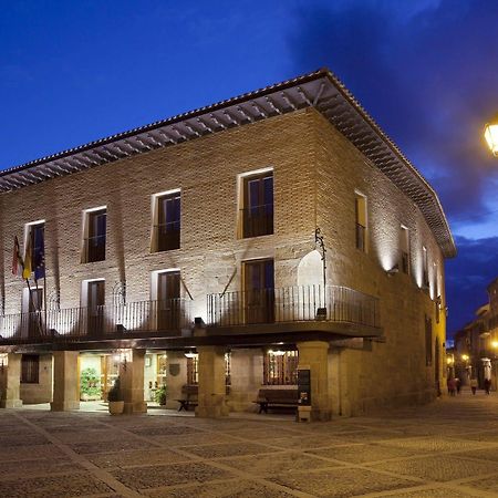 Parador De Санто Доминго де ла Калсада Екстериор снимка