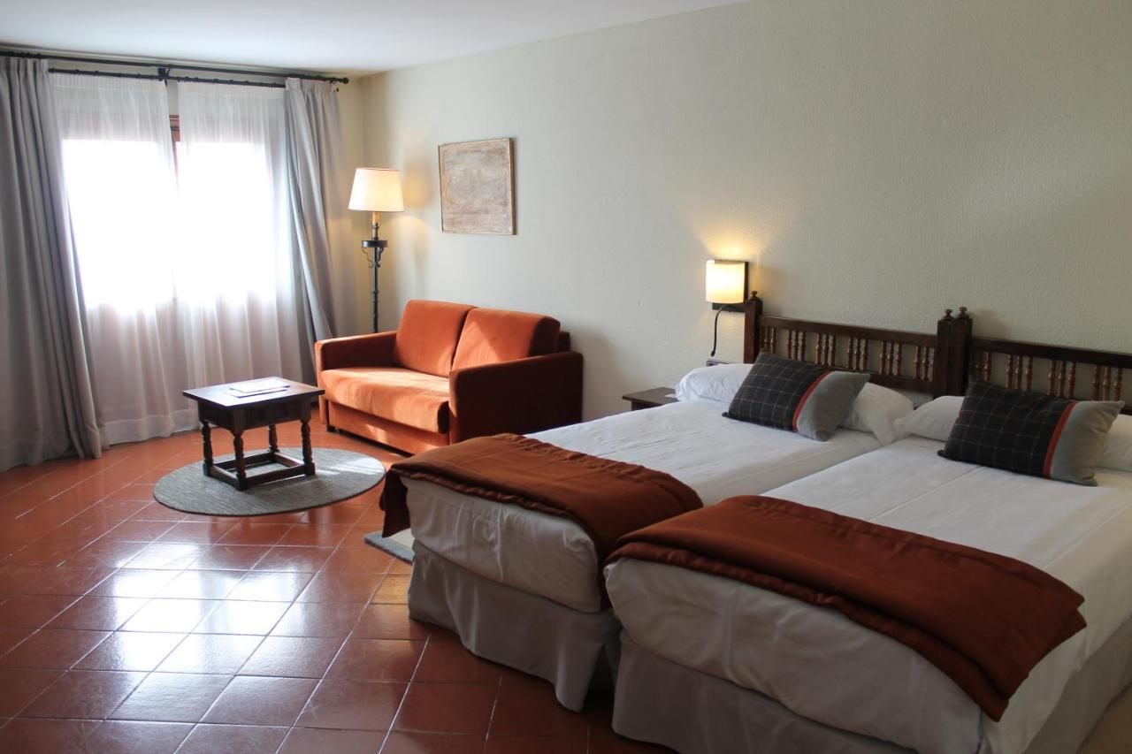 Parador De Санто Доминго де ла Калсада Екстериор снимка