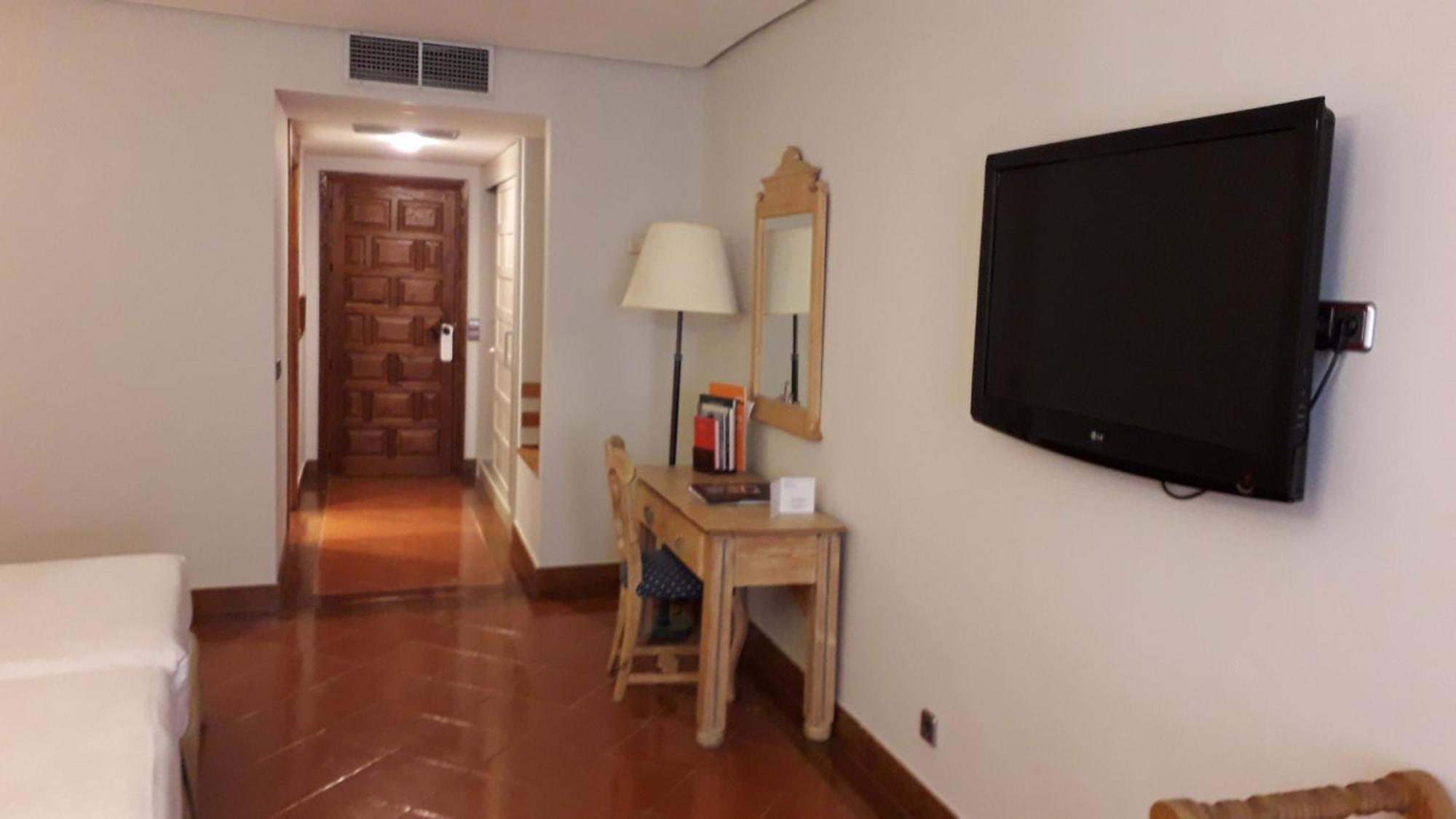 Parador De Санто Доминго де ла Калсада Екстериор снимка