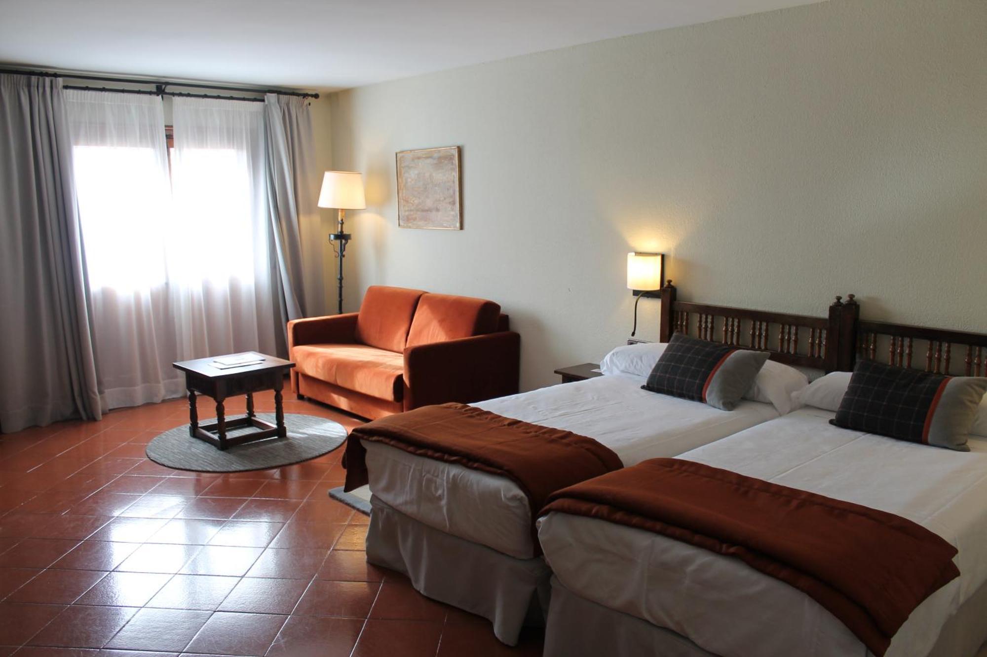 Parador De Санто Доминго де ла Калсада Екстериор снимка