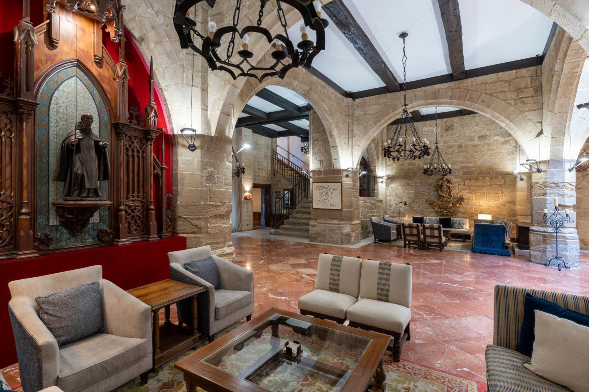 Parador De Санто Доминго де ла Калсада Екстериор снимка