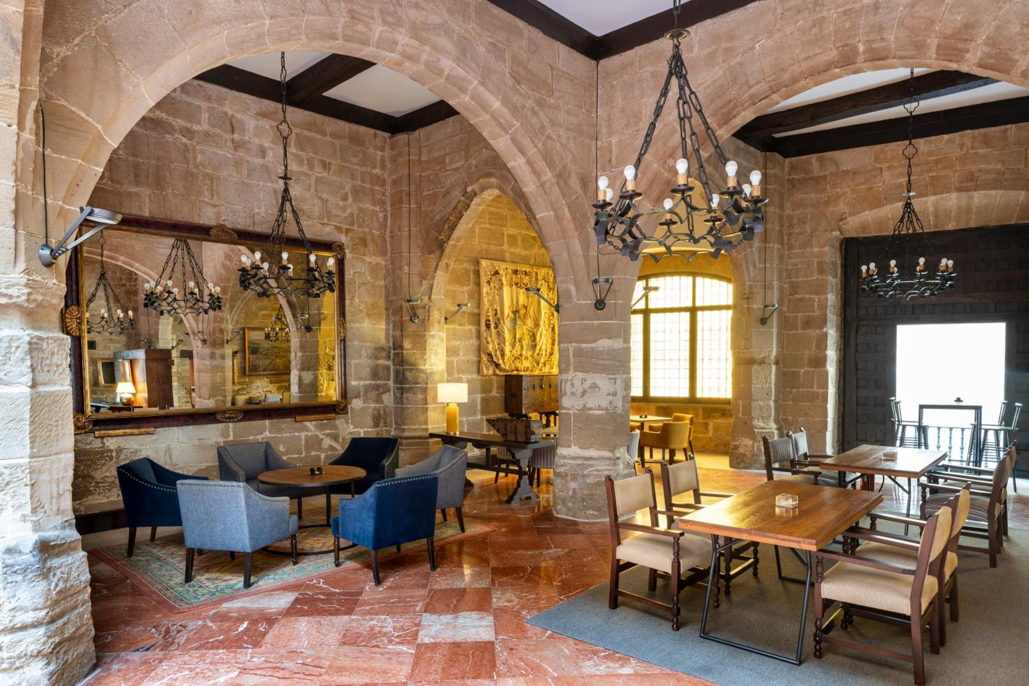Parador De Санто Доминго де ла Калсада Екстериор снимка