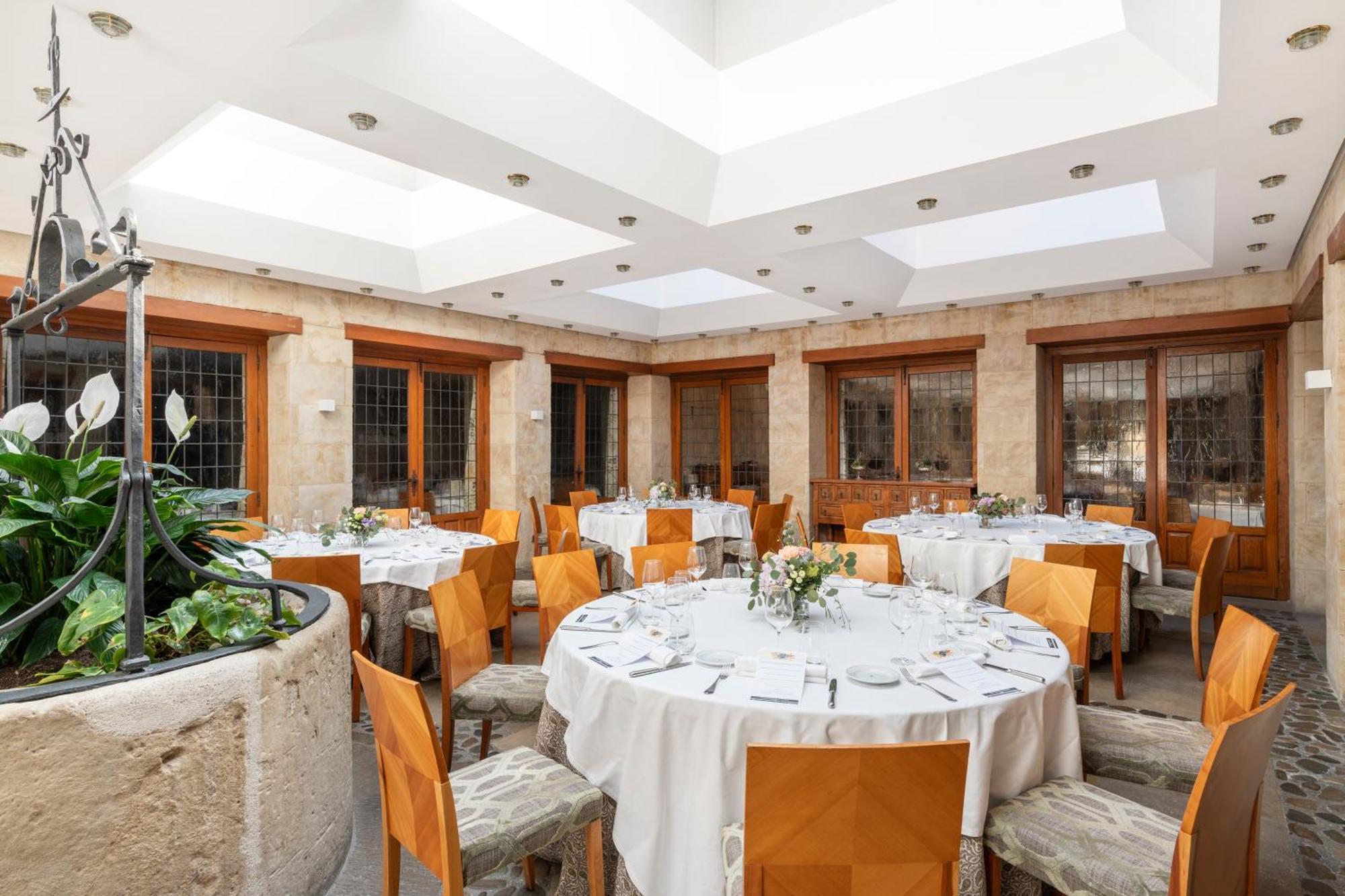 Parador De Санто Доминго де ла Калсада Екстериор снимка